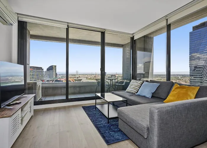 City Escape - 2 Mins From Southern Cross