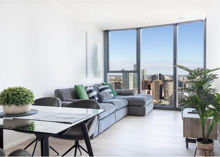 3Br 2Bath, Southbank, Stylish, Sea View