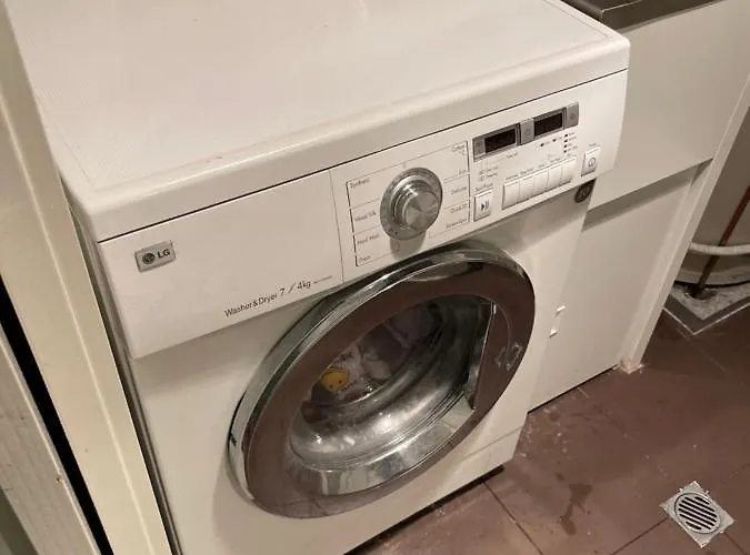 Lovely 1 Bedroom Apartment With Indoor Fireplace