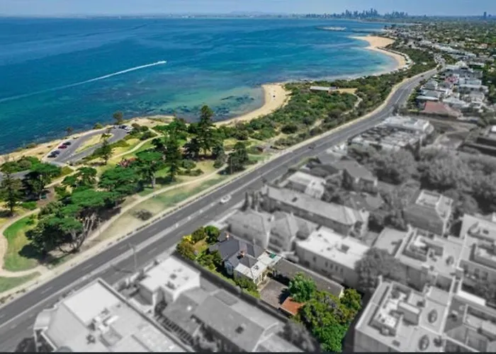 Beachside Charm With Garden - Short Walk To Train