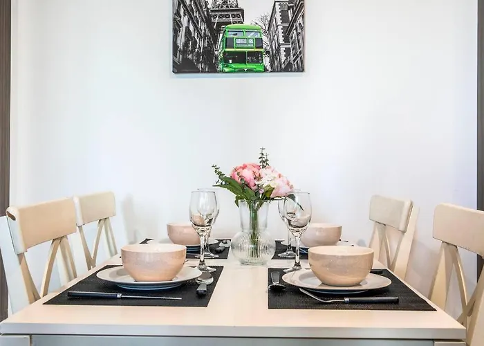 Stunning 2Br Apt Next To Southern Cross