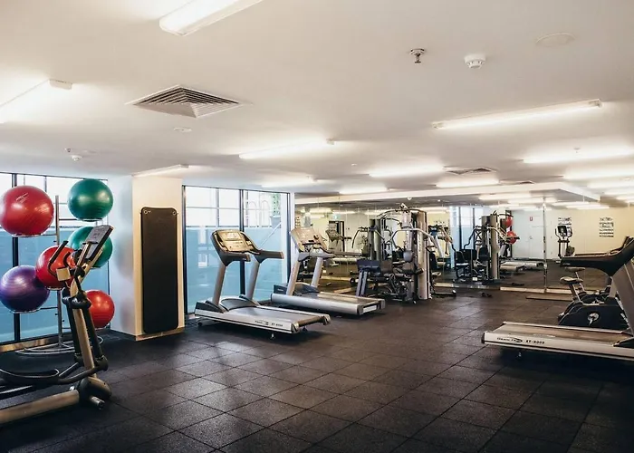 Modern Resort-Style Stay Near Queen Vic Market