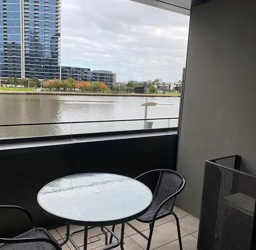 Wyndel Apartments Mel81306S
