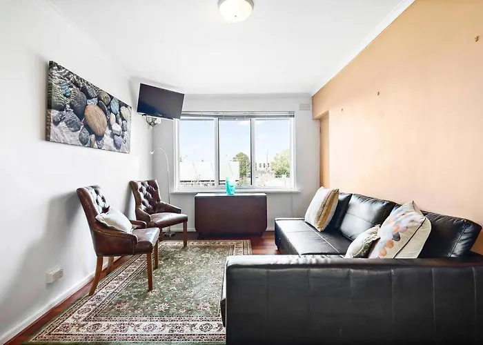 Fitzroy Meets Clifton Hill At This Cosy Retreat