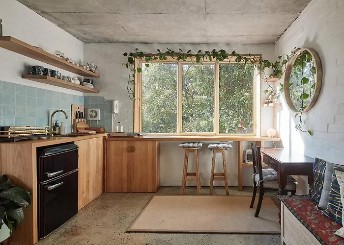 Napier Street Nook - A Chic Studio Masterpiece