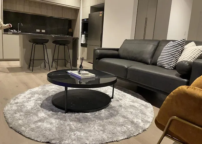 Superior 3 Bedroom Apartment In Melbourne Cbd
