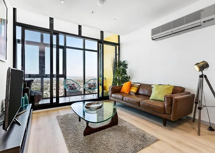 Sky High At Southbank - Sprawling Views And Free Parking