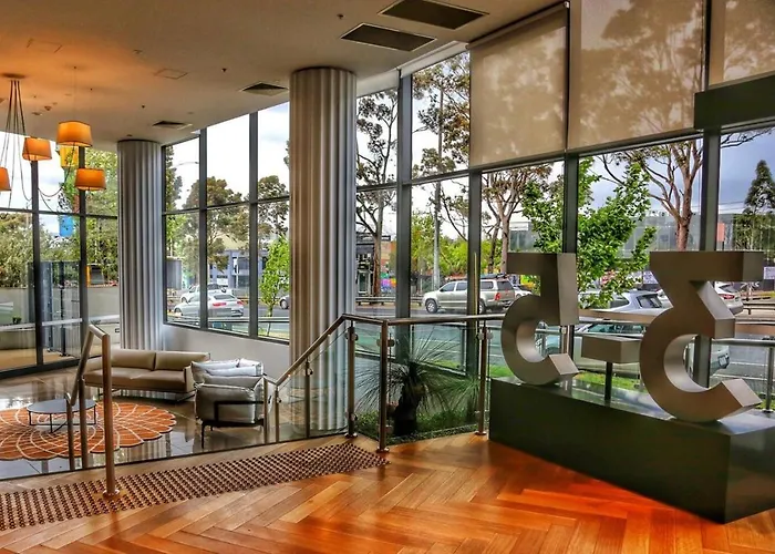 Bright And Stylish With Bay Views, Pool And Sauna