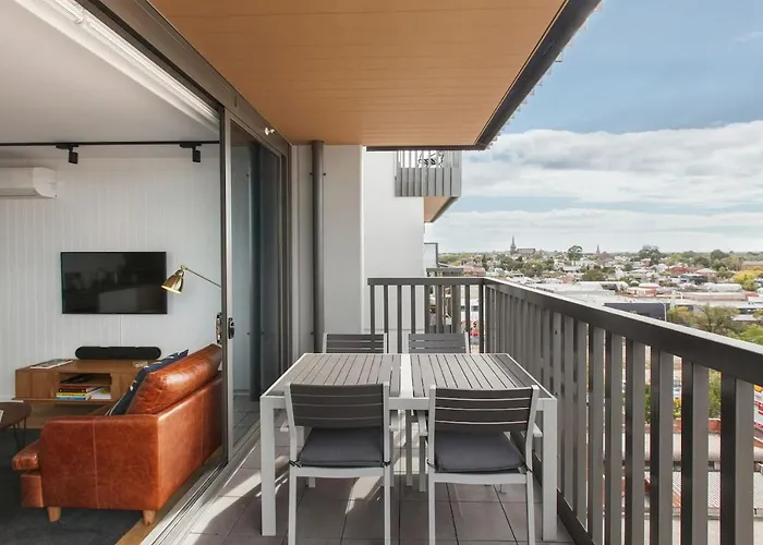 Smith Street Crossing - Central City-View Serenity