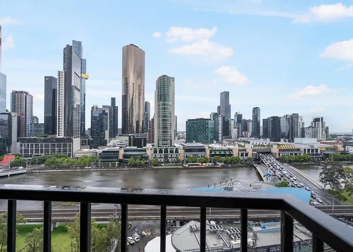 Spectacular River View On Flinders Street