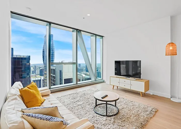 2 Bedrooms Apartment West Side Place