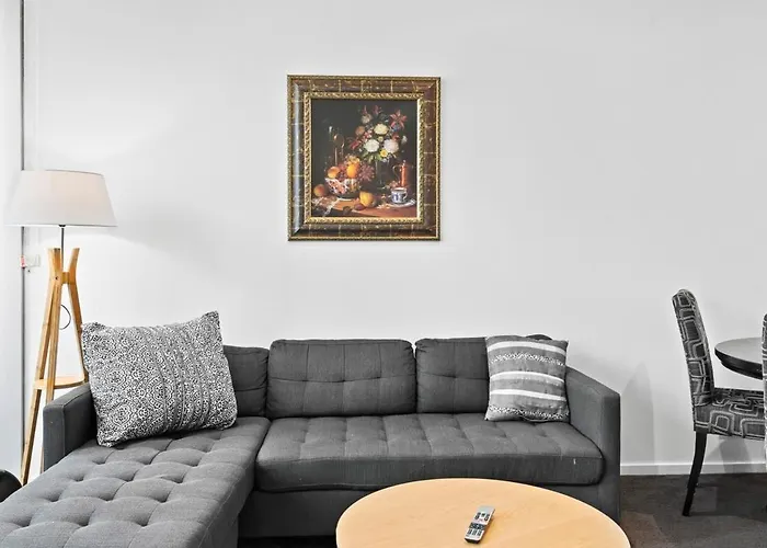 Sleek 2-Bed Apartment With Beautiful City Views