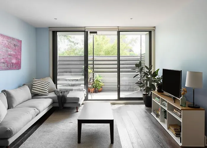 The Abby - Contemporary Inner-City Convenience