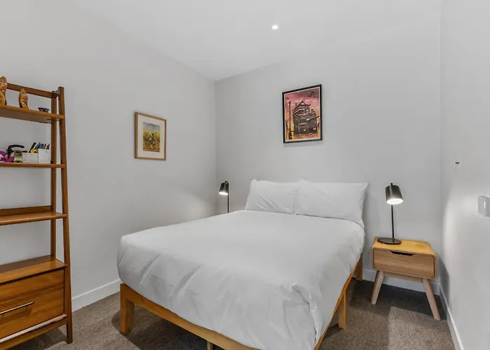 Lovely & Quiet 2-Bed In The Heart Of Carlton
