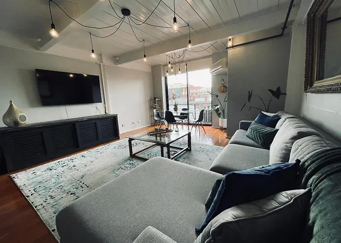 Red Tulip Apartments In Prahran