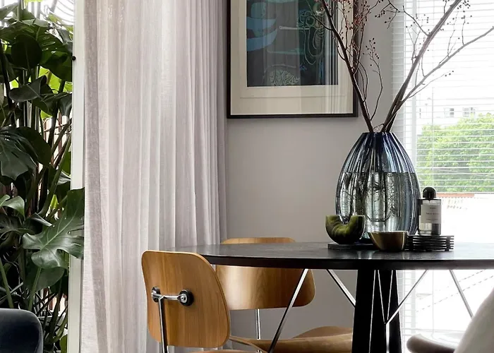 Designer Warehouse Conversion In Fitzroy - Parking
