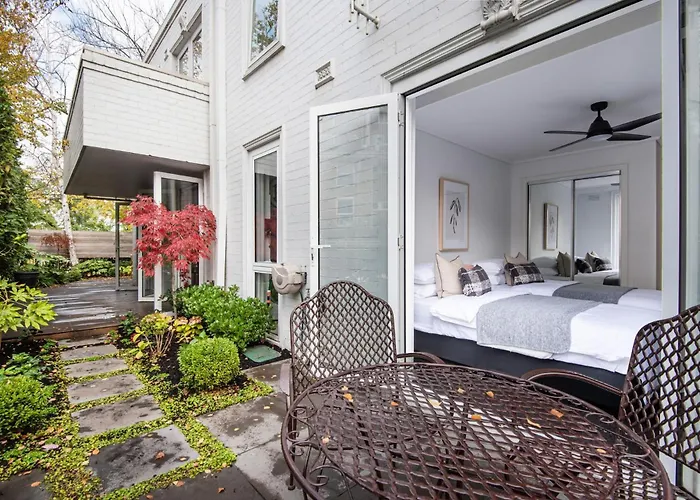 South Yarra Oasis Iconic City Location