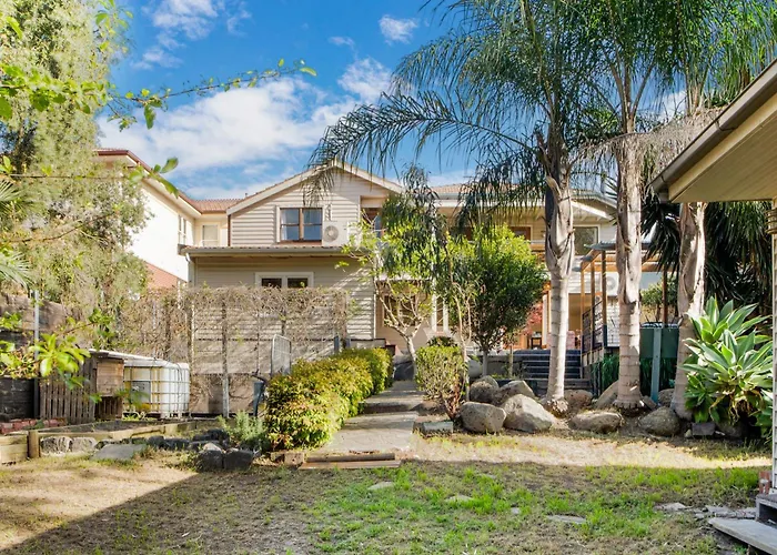 The Panoramic Tree View Home In Melbourne City