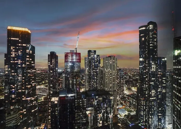 Impressive Skyline 2B2B1C In Mel Central