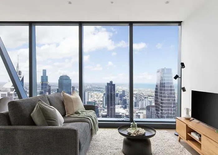 A 2Br Apt With Amazing City Views, Free Parking