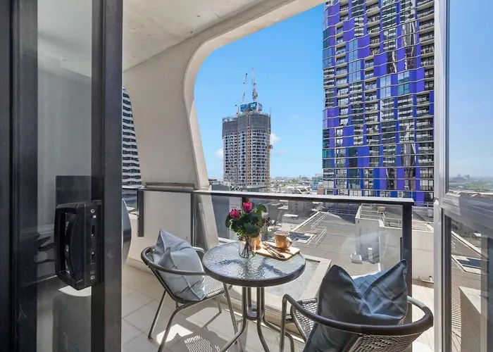 A Cozy 2Br Apt Next To Queen Victoria Market & Melbourne Central With City Views