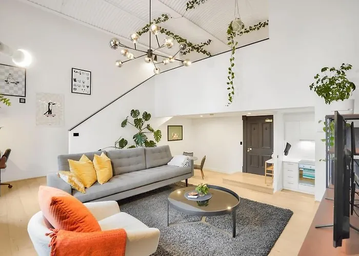 Historic & Designer Loft Style Apt+Parking Pool
