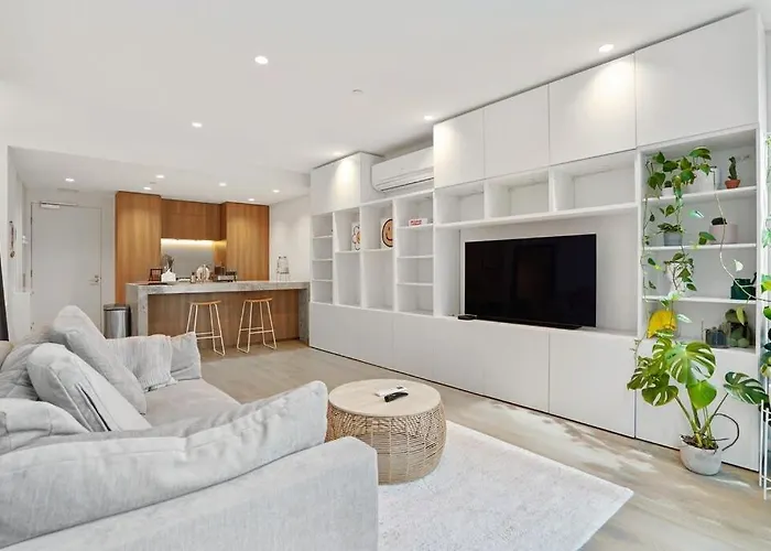 Stylish Gem @ St Kilda Rd Next To Grand Prix