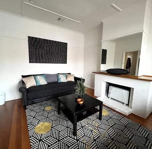 Princes Cottage In Prahran, On Chapel St