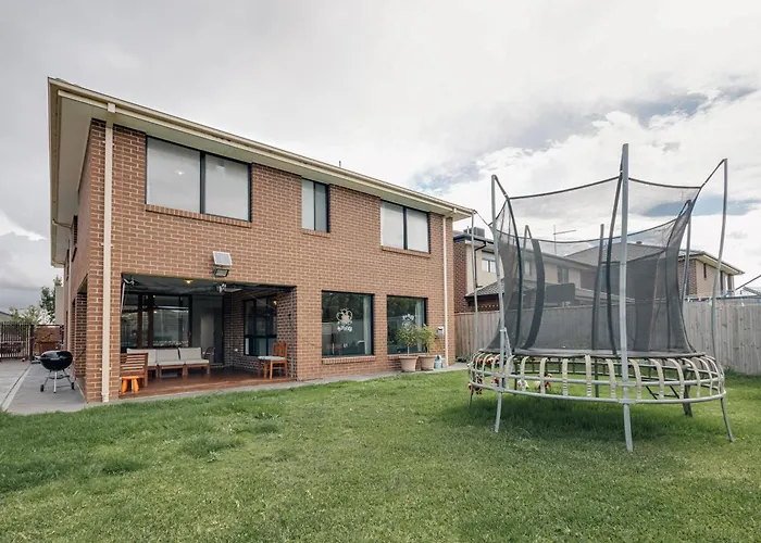Stayau 5Br Contemporary Getaway Point Cook