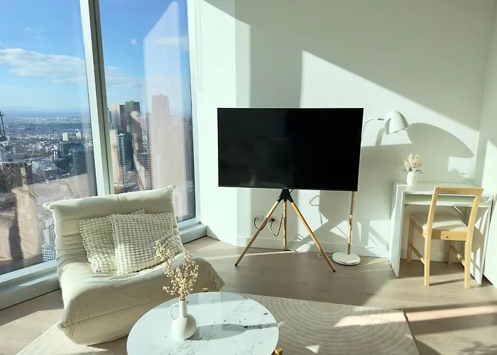 New Top Floor L70 Cbd Luxury Apt