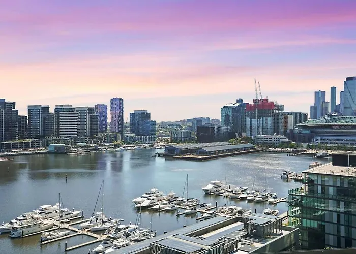 Absolute Bay View Waterfront Getaway Apt 2B2B1C