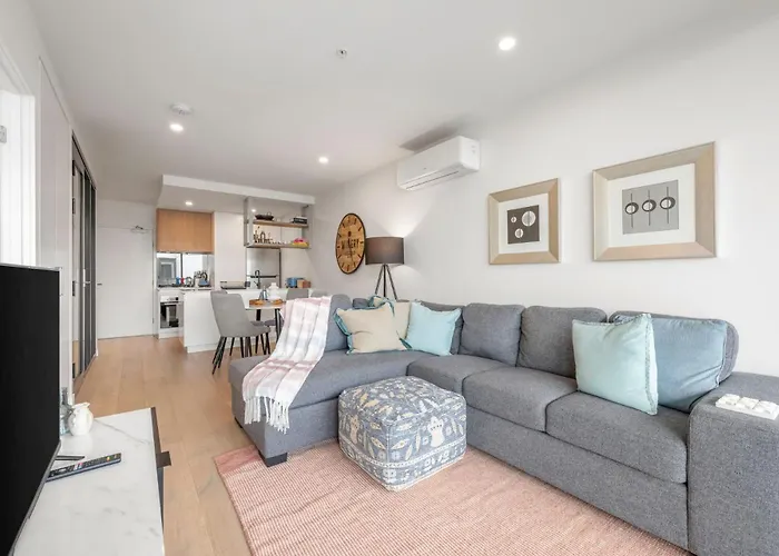 Chic Urban Retreat Brunswick