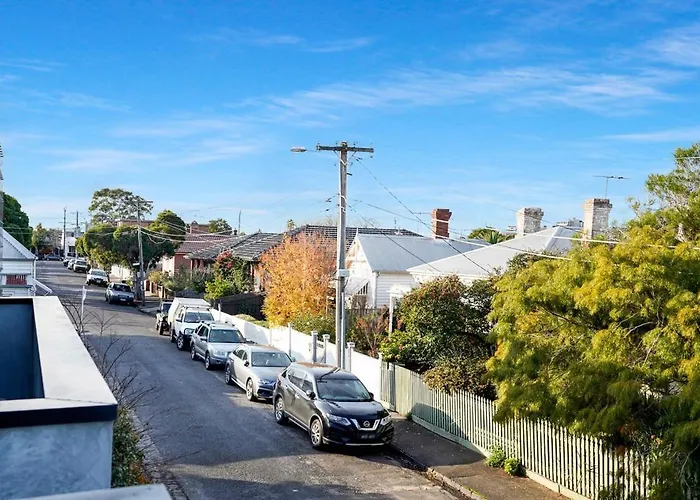 Contemporary 2Br Up & Down Townhouse In Brunswick