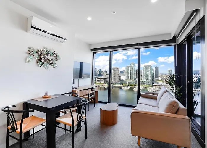Marina Tower - 21St Floor Apt With Beautiful View