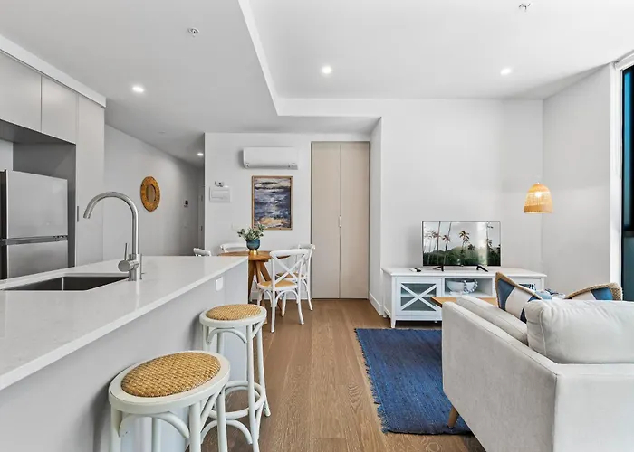 Elegant 1-Bed By Shops With Rooftop Swimming Pool