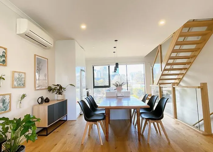 City View 2Br2B- Close To Cbd-Parking