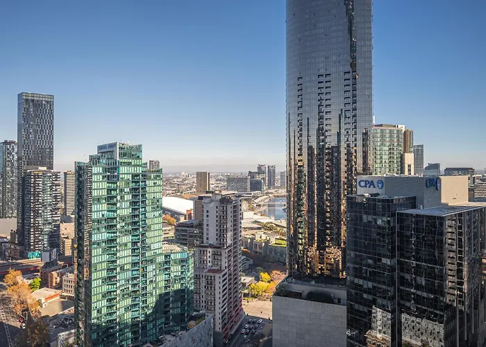 Elevated Lifestyle In Melb Landmark- Spacious 2B2B