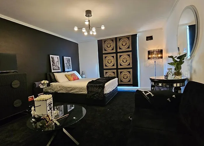 Chic Toorak Studio
