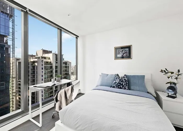 A Stylish 2Br Apt Next To Southern Cross With City Views