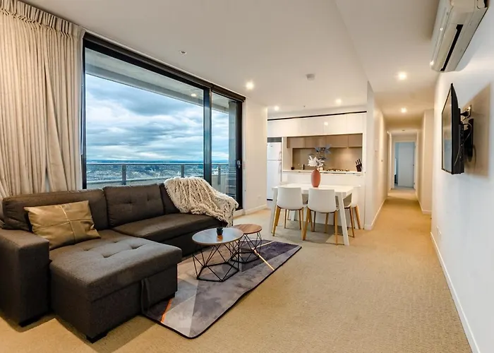 Luxury Living On Top Floors 3 Bedroom Melbournecbd
