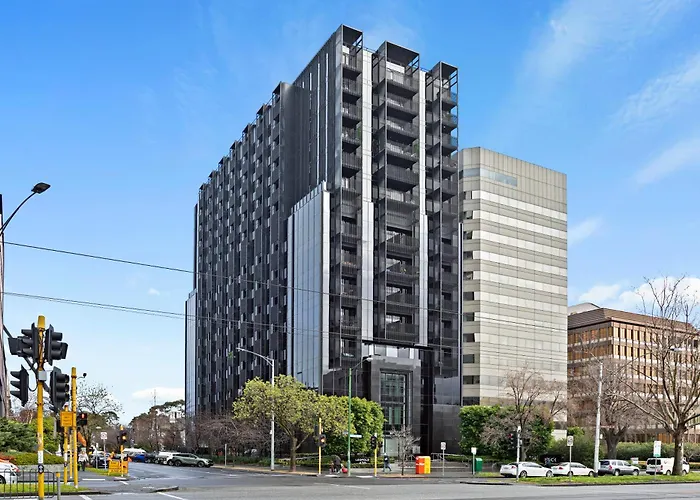 Complete Host Leopold Apartments