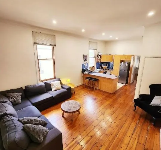 Spacious Richmond One Bed Apartment