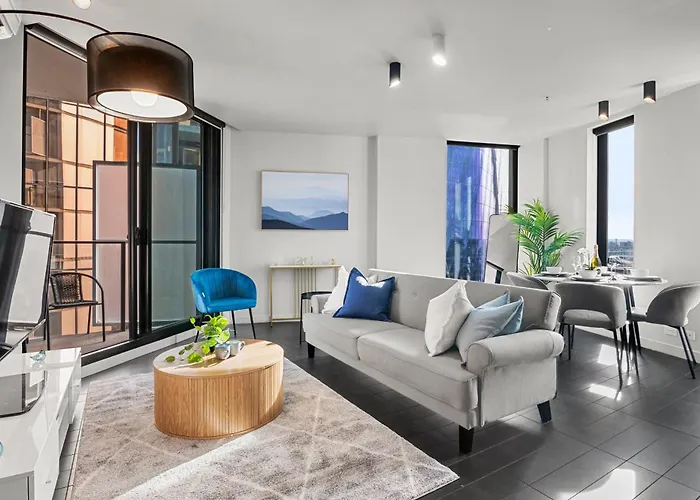 Marvel Stadium Apartment With Rooftop Pool And Free Parking
