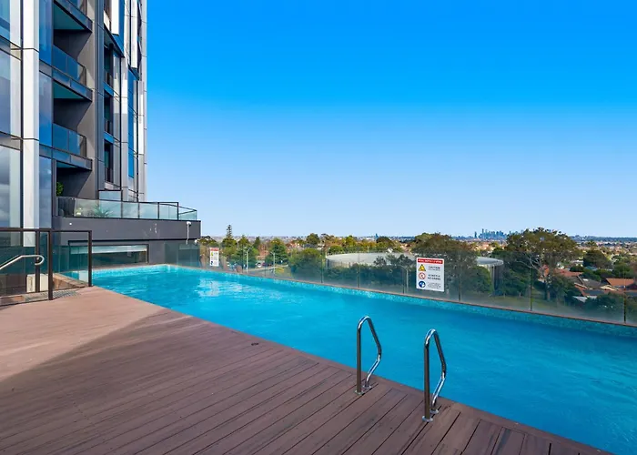 1-Bed Pad With Modern Amenities, Pool & Gym
