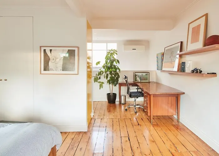 The Retro Soul - Cosy Cbd Refuge For Creative Minds