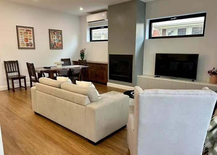 Modern Home - Gr8 4 Groups