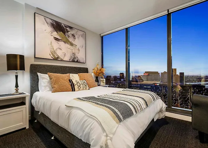 Luxurious Urban Retreat With Stunning Views