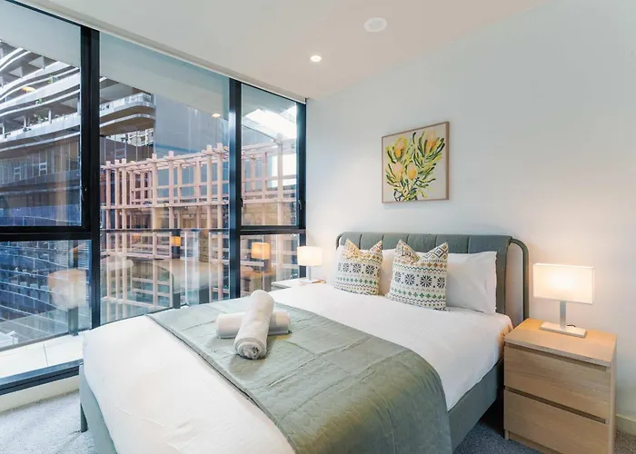 Luxe 2Br Retreat Pool Gym & Parking South Yarra