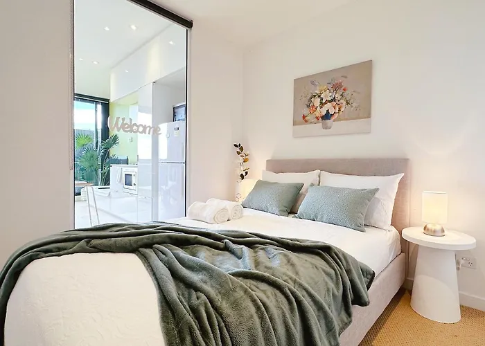 Swanston Square 1B By Goodlive