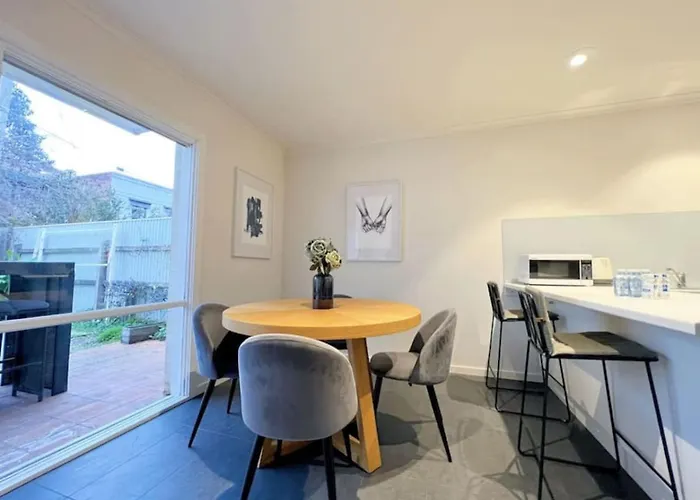 Chic Getaway At Fitzroy North
